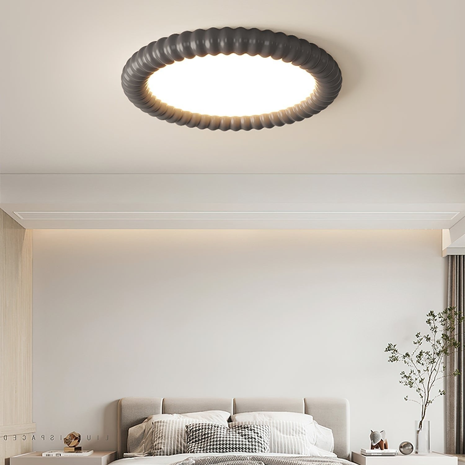 Lyrale | Contemporary Ceiling Light with Wavy Profile