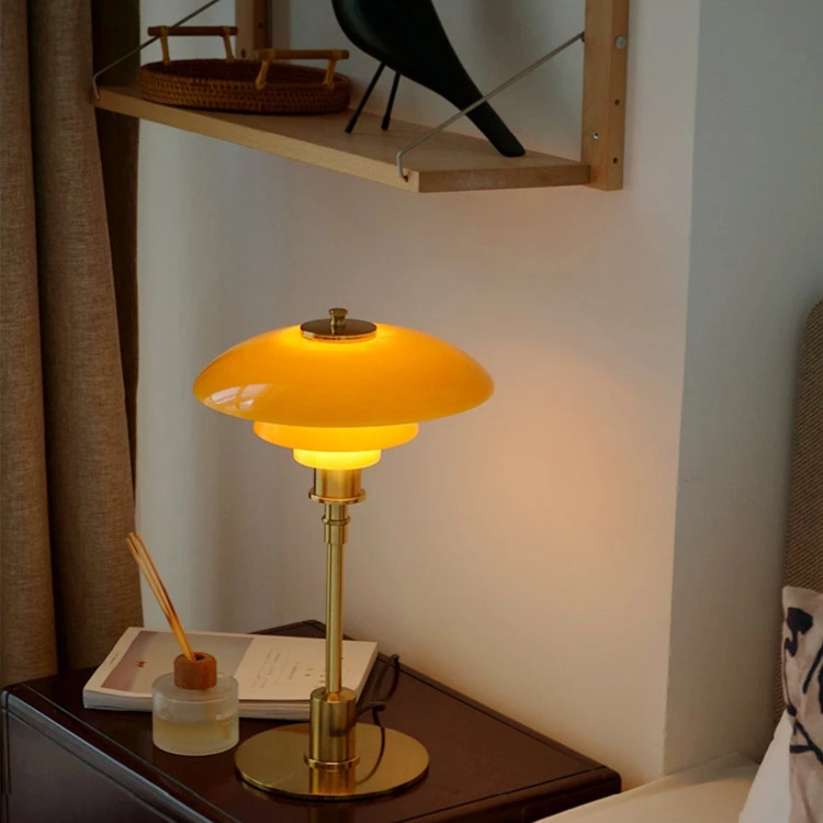Marilla | Glass Table Lamp in Retro Style