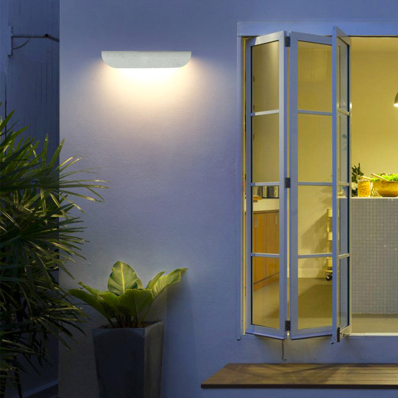 Cascara | Modern Curved Waterproof Outdoor Wall Lamp
