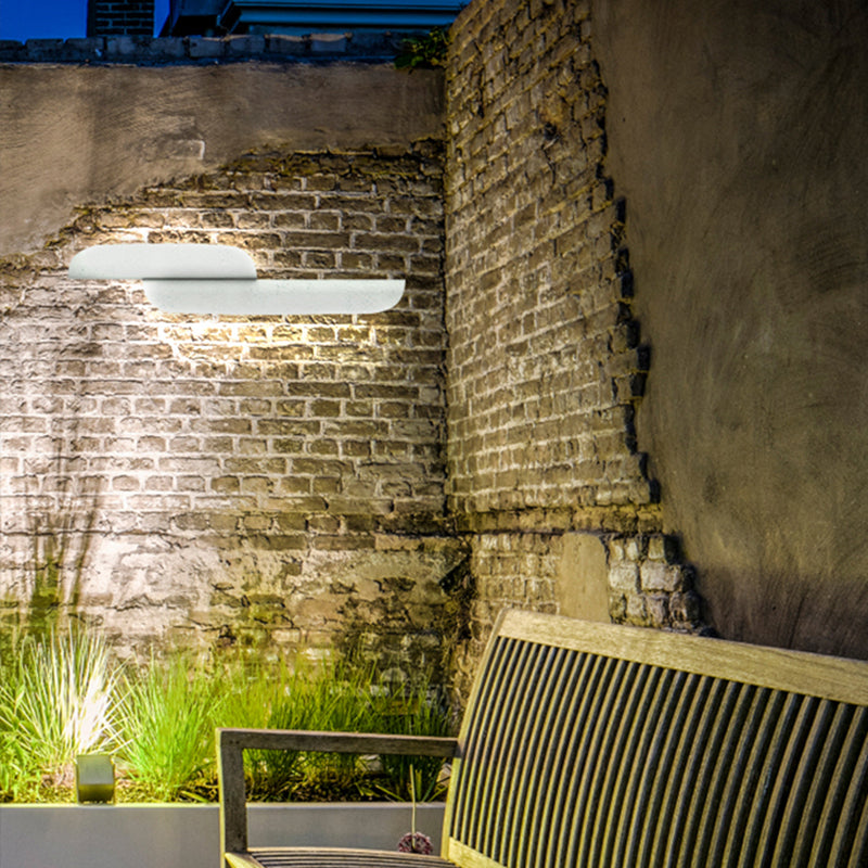 Cascara | Modern Curved Waterproof Outdoor Wall Lamp
