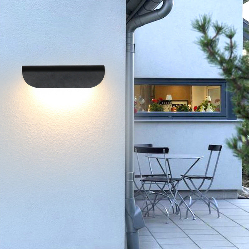 Cascara | Modern Curved Waterproof Outdoor Wall Lamp