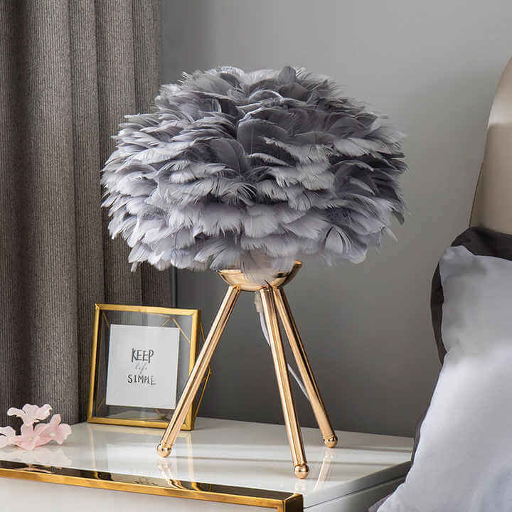 Dimmable feather table lamp 0