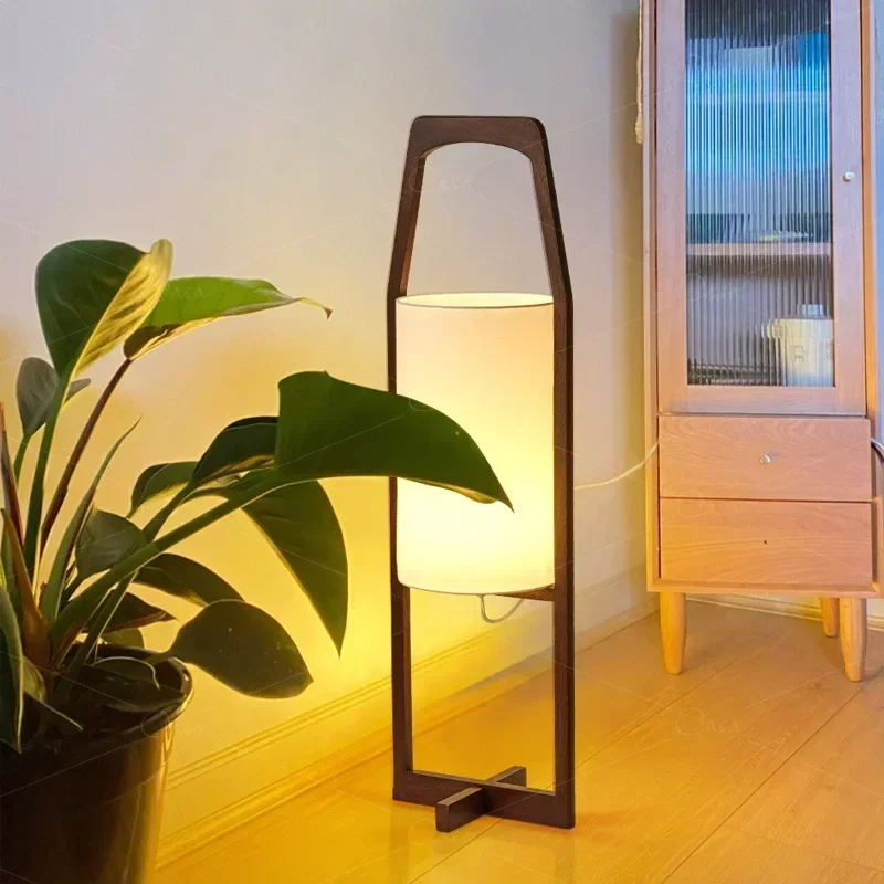 Kiyomi | Timeless Japanese Wood Floor Lamp